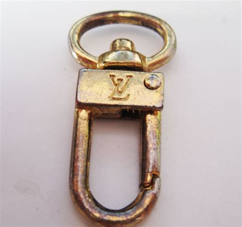 louis vuitton karabiner|Louis Vuitton keychain holder.